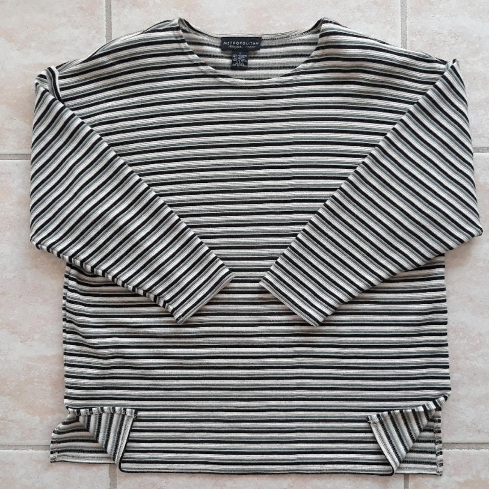 Metropolitan pretty striped  top